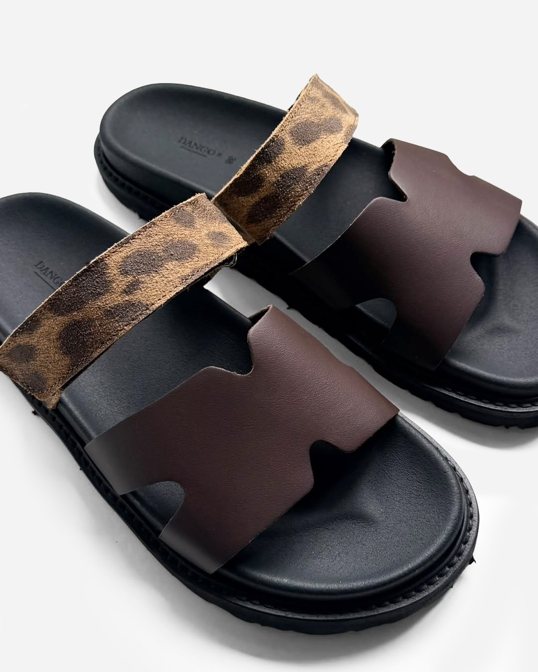 Chinelo Mia Castanho Leopardo
